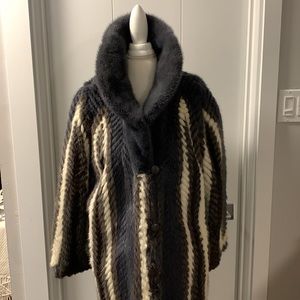 Mink fur coat unique design revisable leather inside